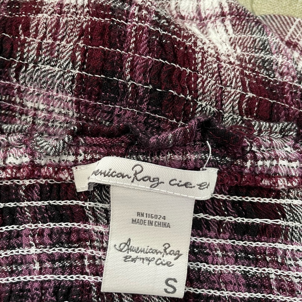 American rag Ruched top. - Picture 4 of 4